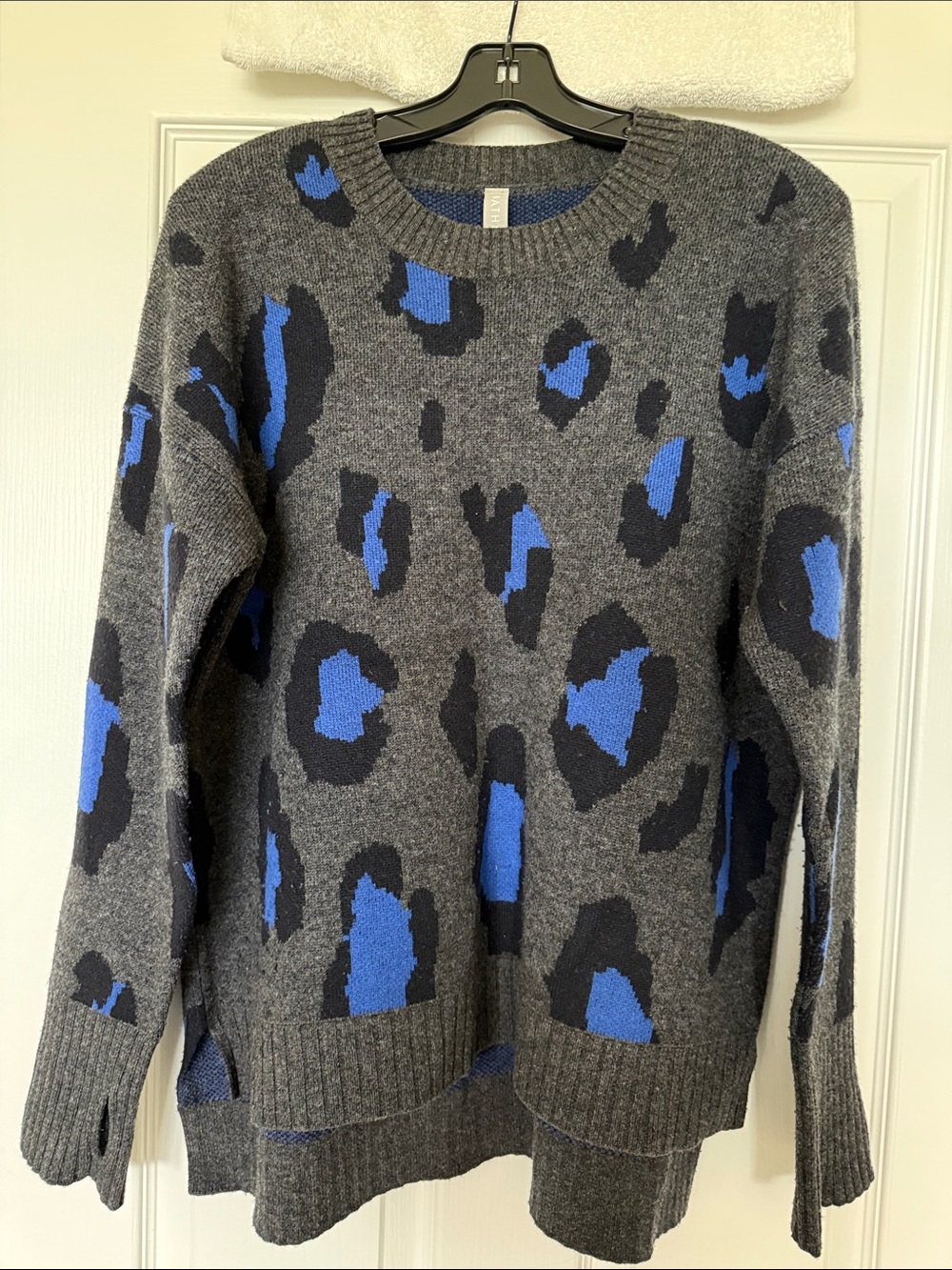Athleta Wool Cashmere Leopard Sweater Gray Cobalt Blue Size Large